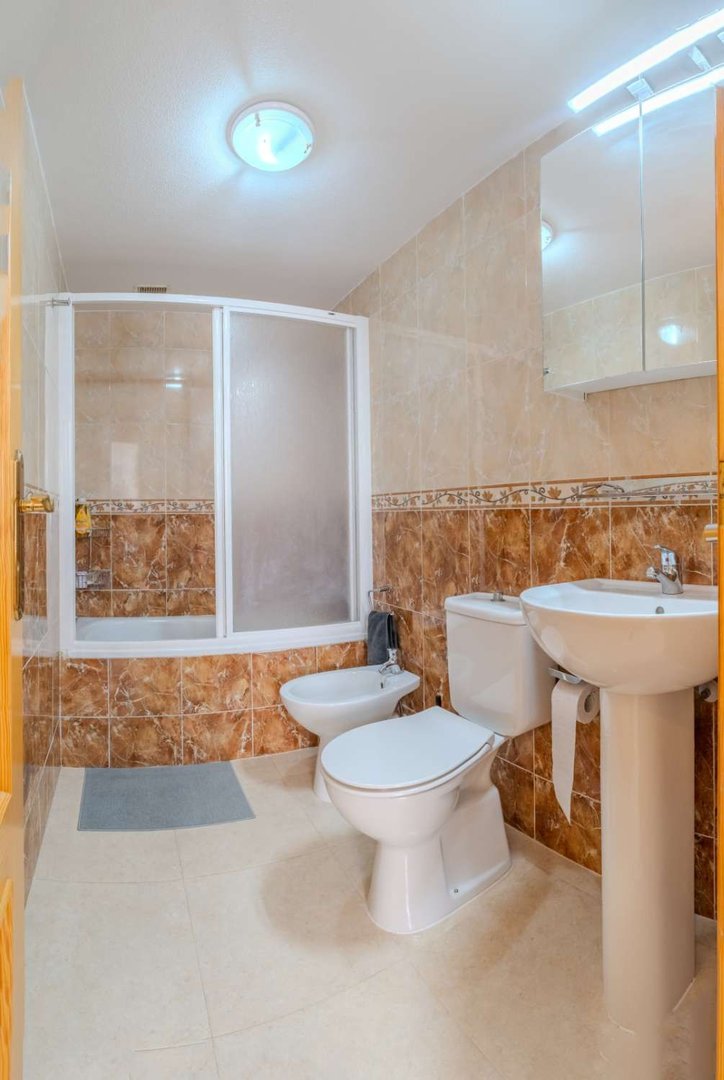 2 Bed Ground Floor Apartment in Torrevieja