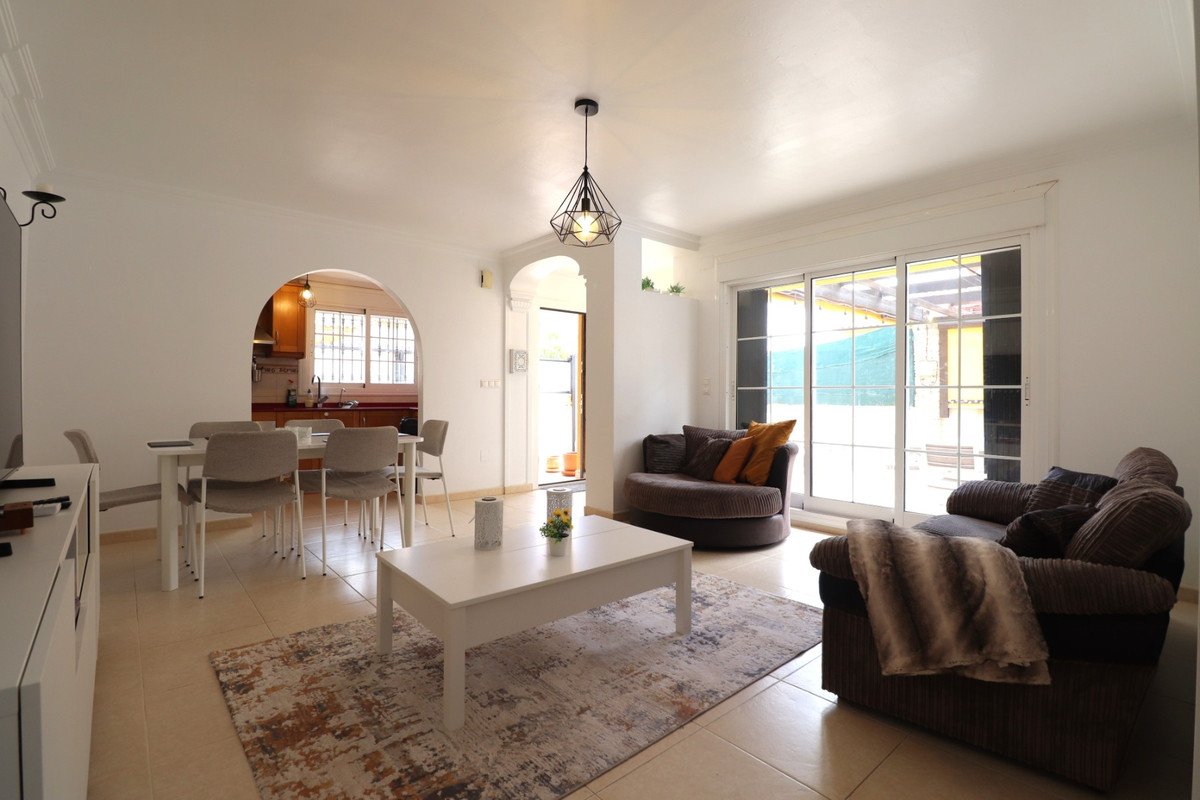 3 Bed Semi-Detached House in Los Montesinos