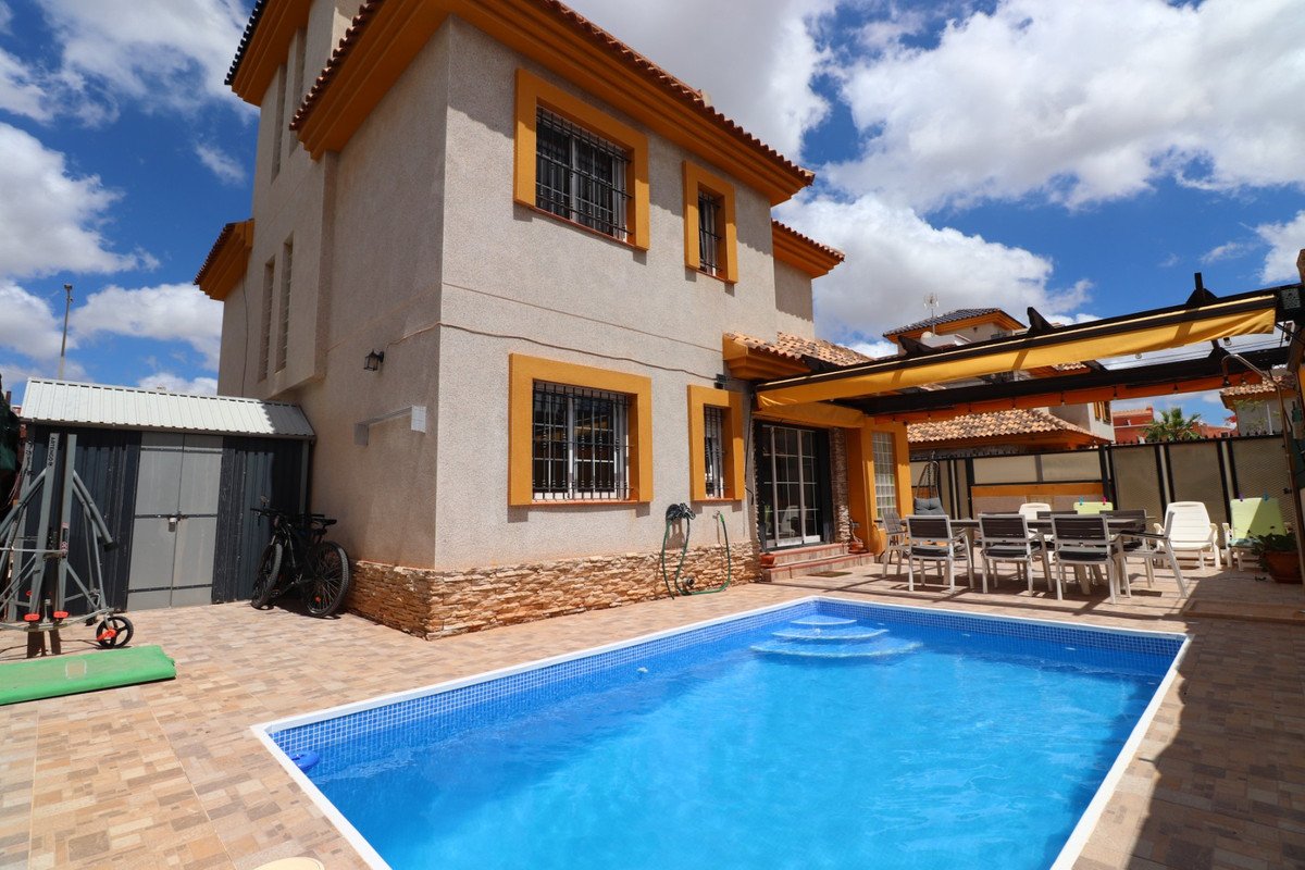 3 Bed Semi-Detached House in Los Montesinos