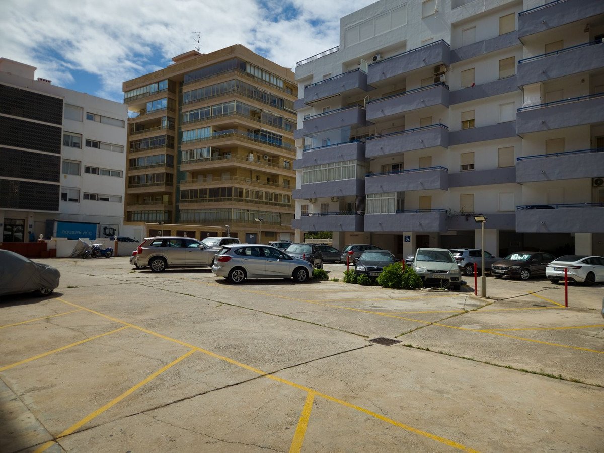 3 Bed Middle Floor Apartment in Fuengirola