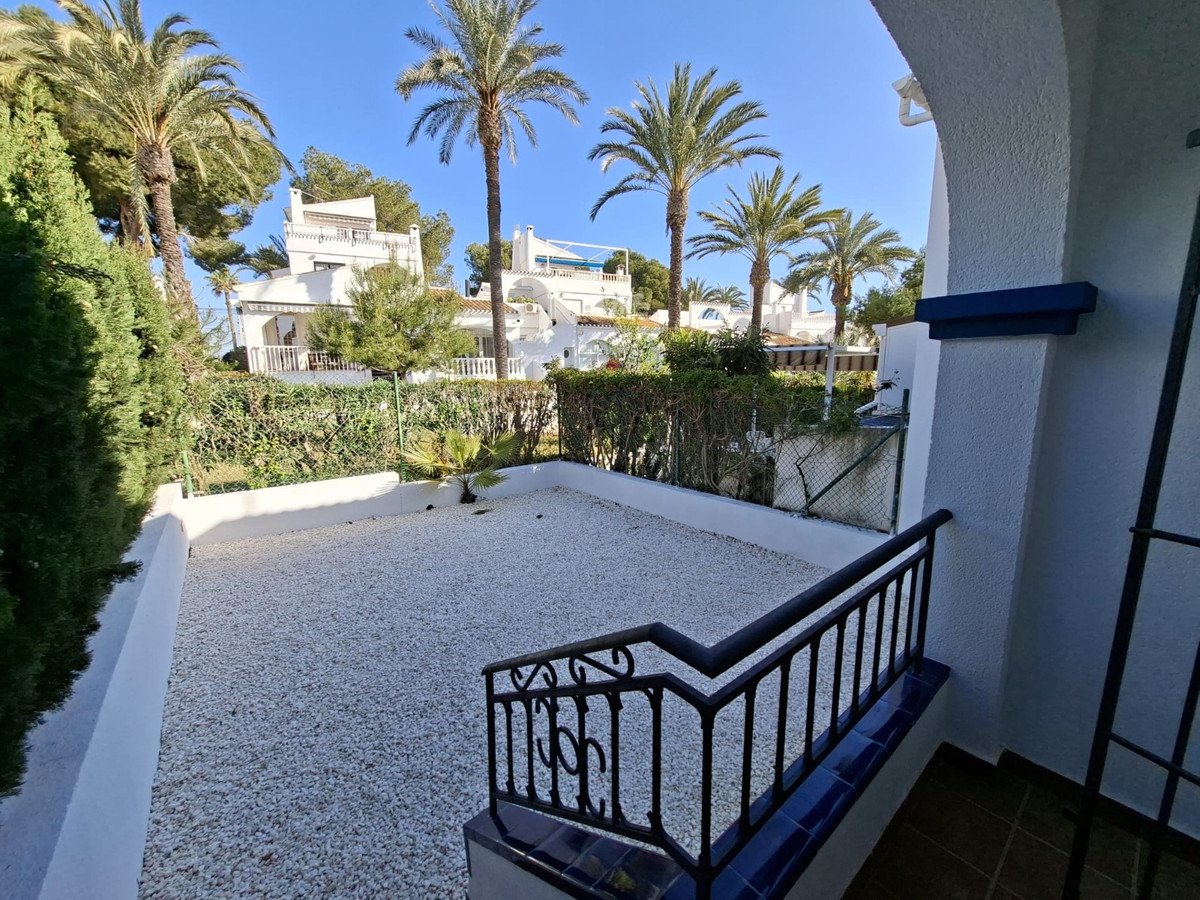 2 Bed Detached Villa in Villamartin