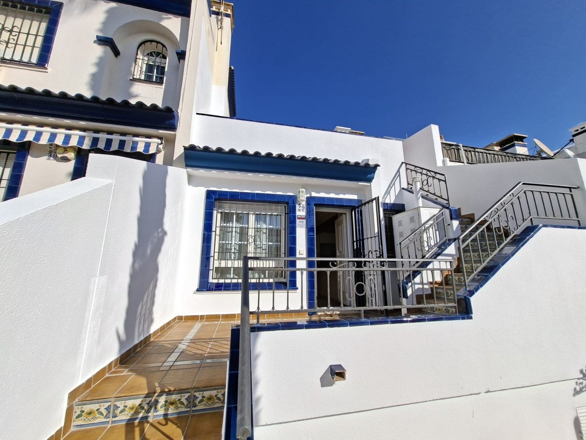 2 Bed Detached Villa in Villamartin