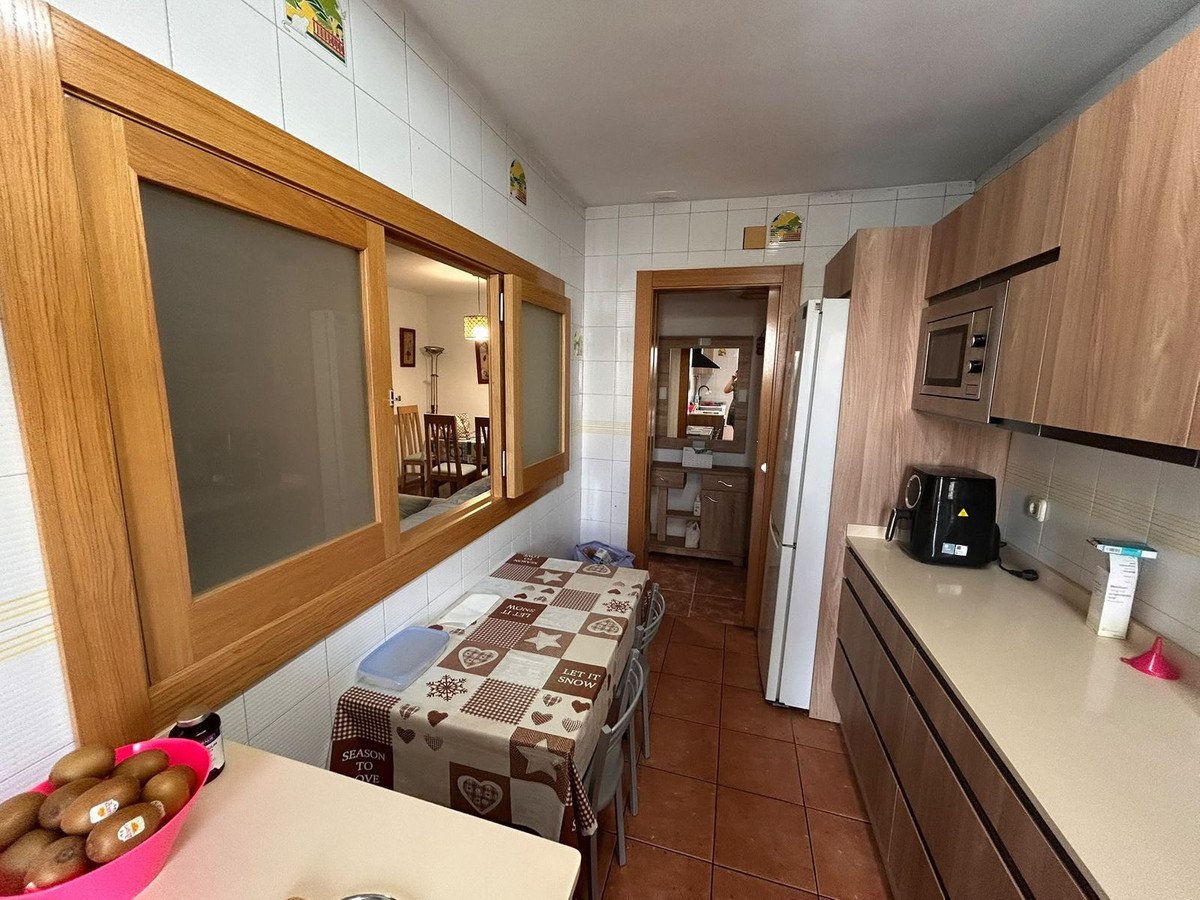3 Bed Middle Floor Apartment in Las Lagunas