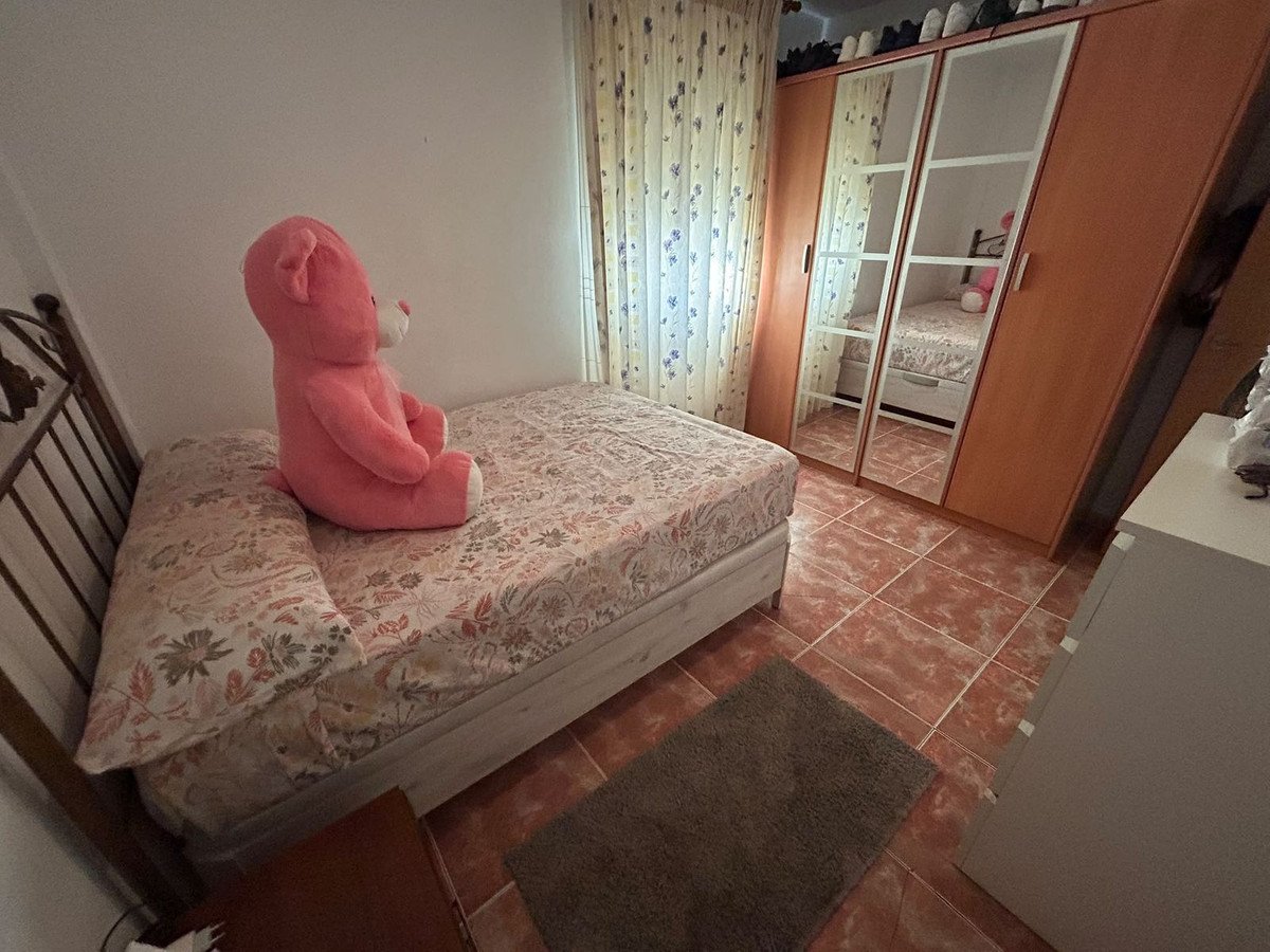 3 Bed Middle Floor Apartment in Las Lagunas