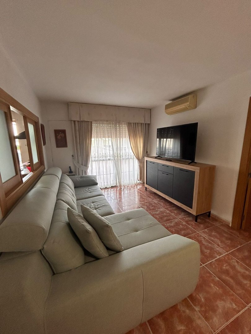 3 Bed Middle Floor Apartment in Las Lagunas