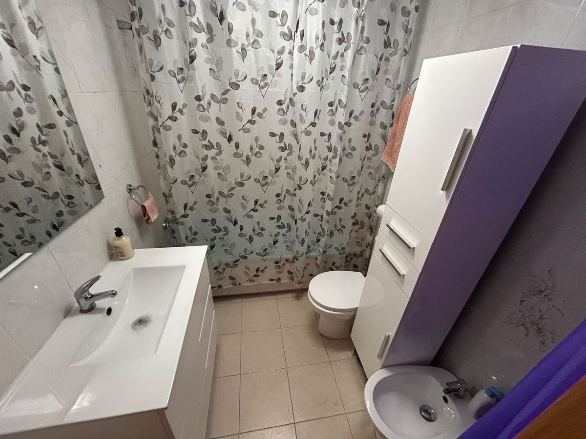 3 Bed Middle Floor Apartment in Las Lagunas
