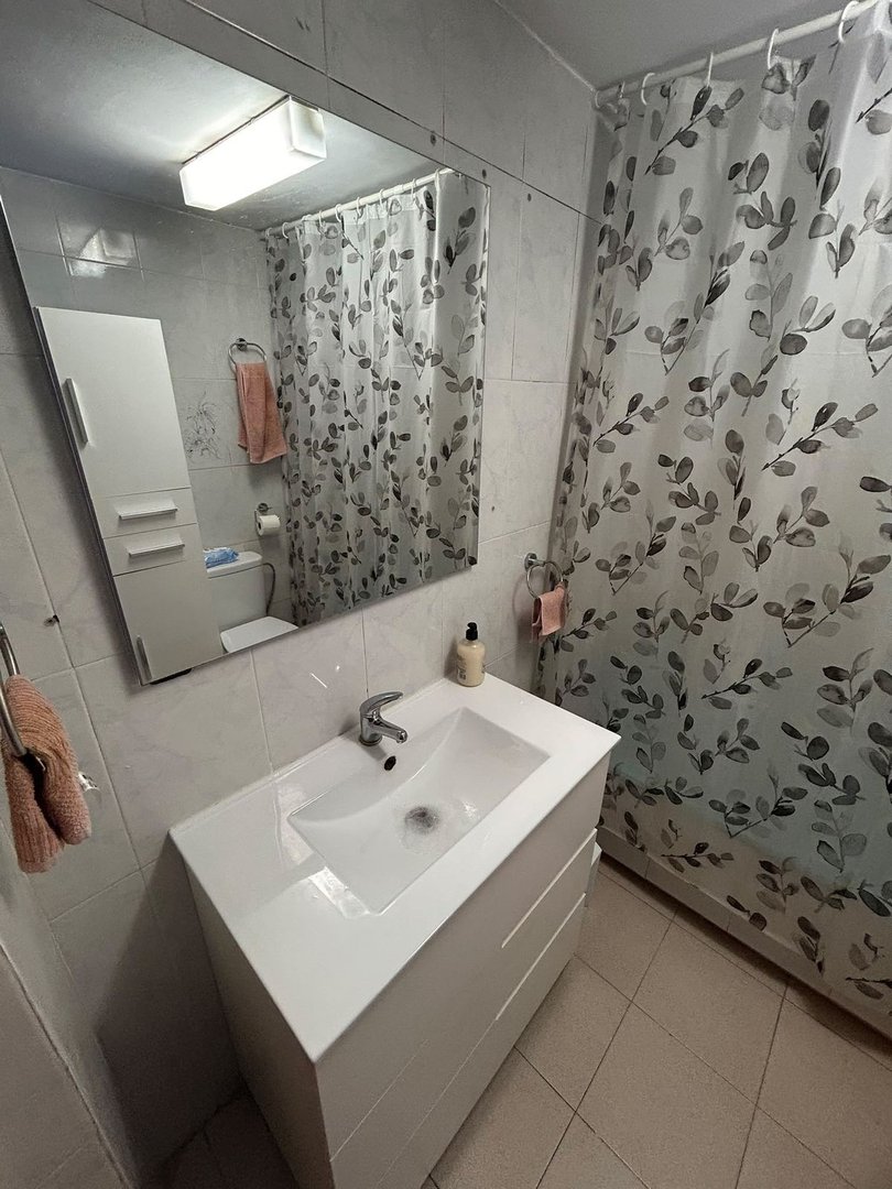 3 Bed Middle Floor Apartment in Las Lagunas