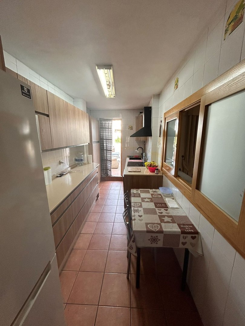 3 Bed Middle Floor Apartment in Las Lagunas