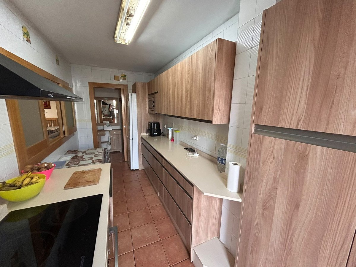 3 Bed Middle Floor Apartment in Las Lagunas