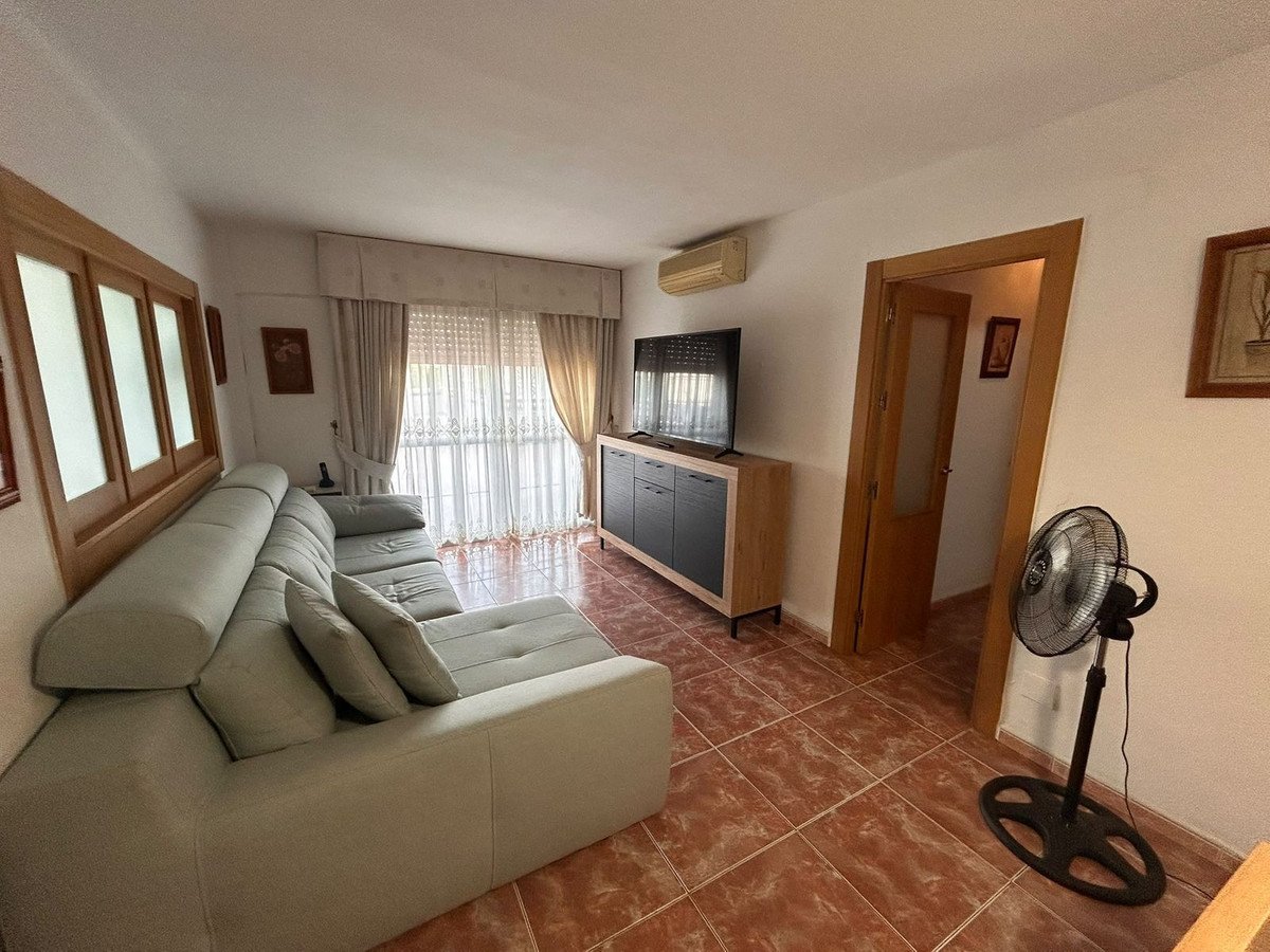 3 Bed Middle Floor Apartment in Las Lagunas