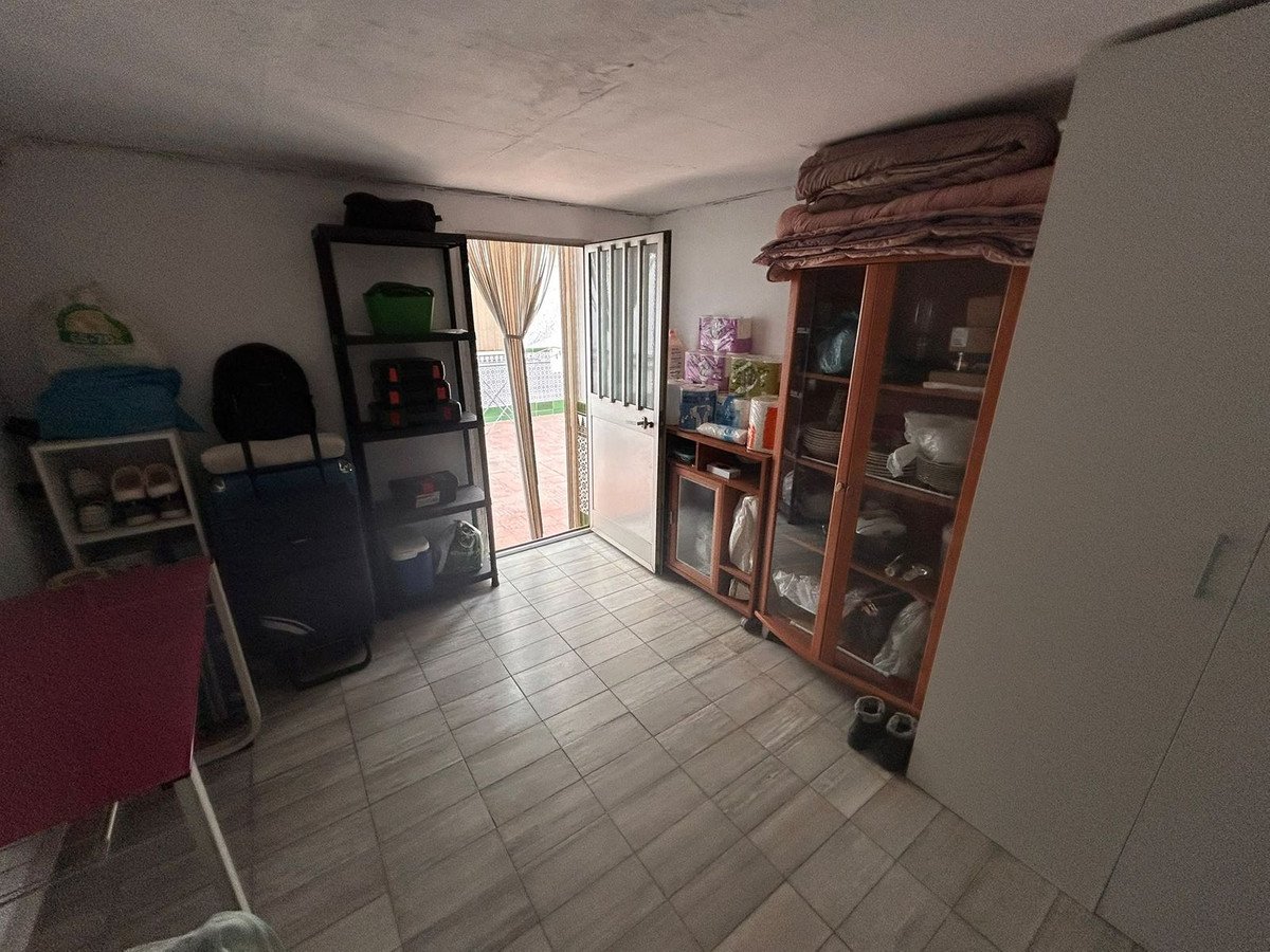 3 Bed Middle Floor Apartment in Las Lagunas