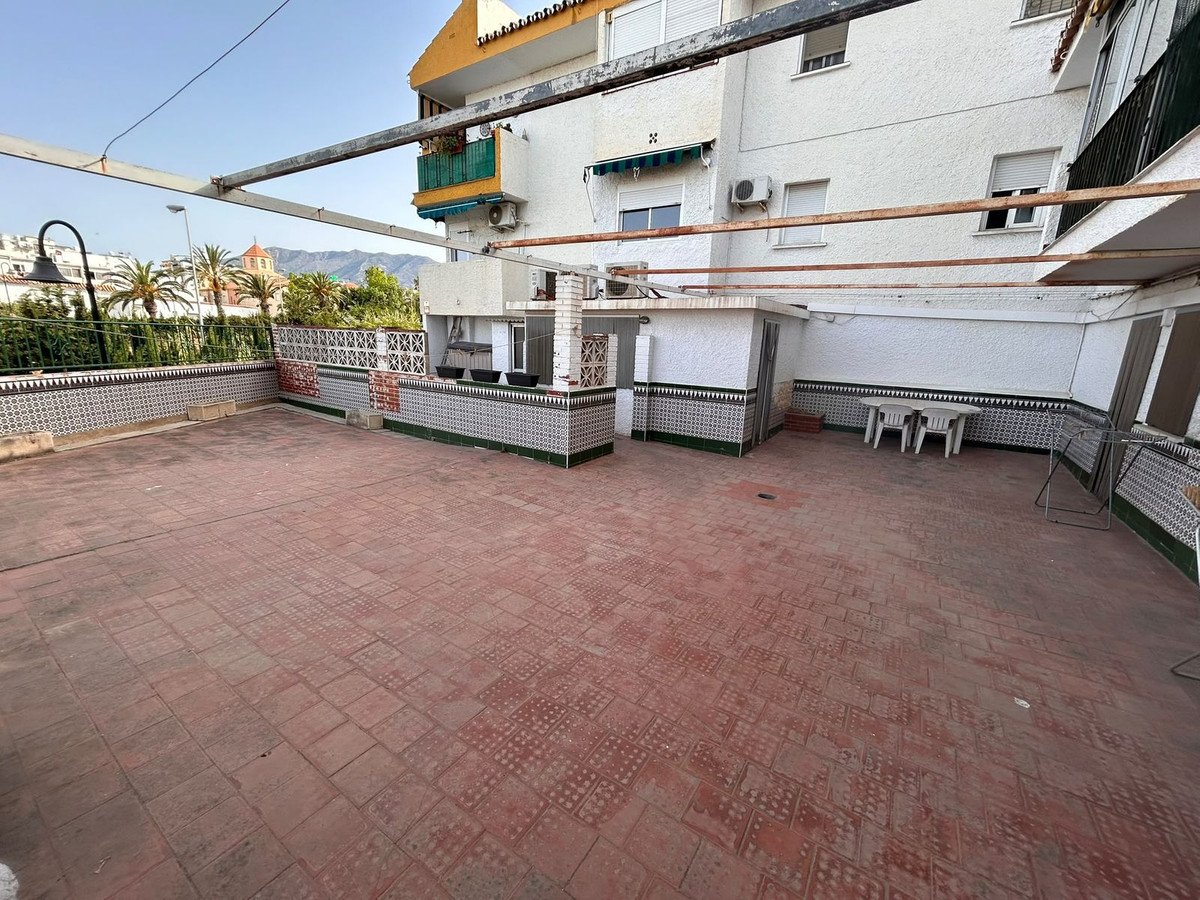 3 Bed Middle Floor Apartment in Las Lagunas