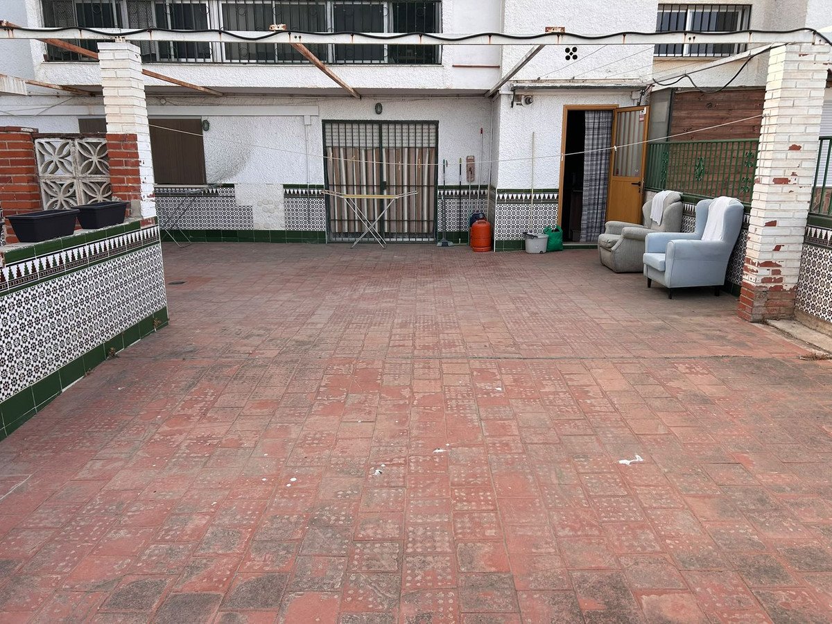 3 Bed Middle Floor Apartment in Las Lagunas
