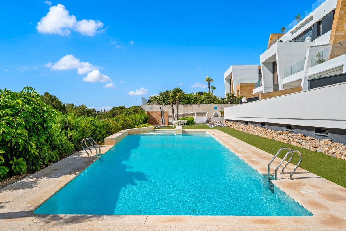 2 Bed Ground Floor Apartment in Villamartin