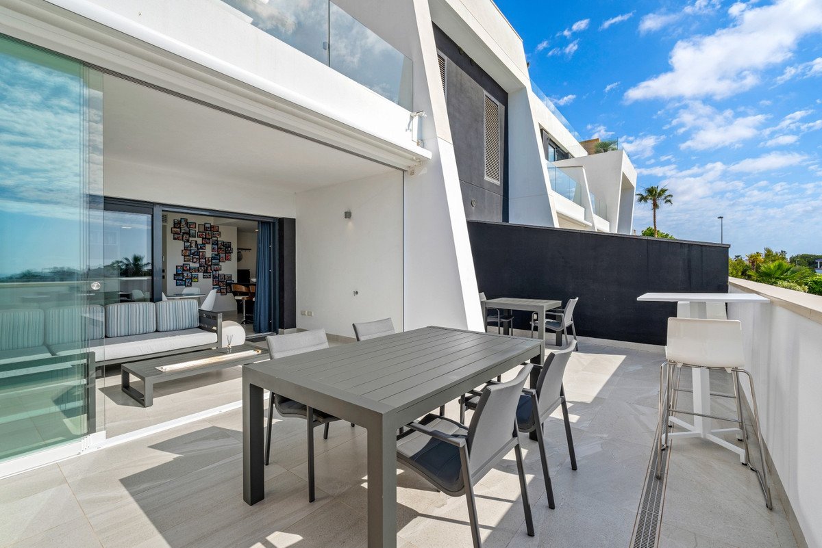 2 Bed Ground Floor Apartment in Villamartin