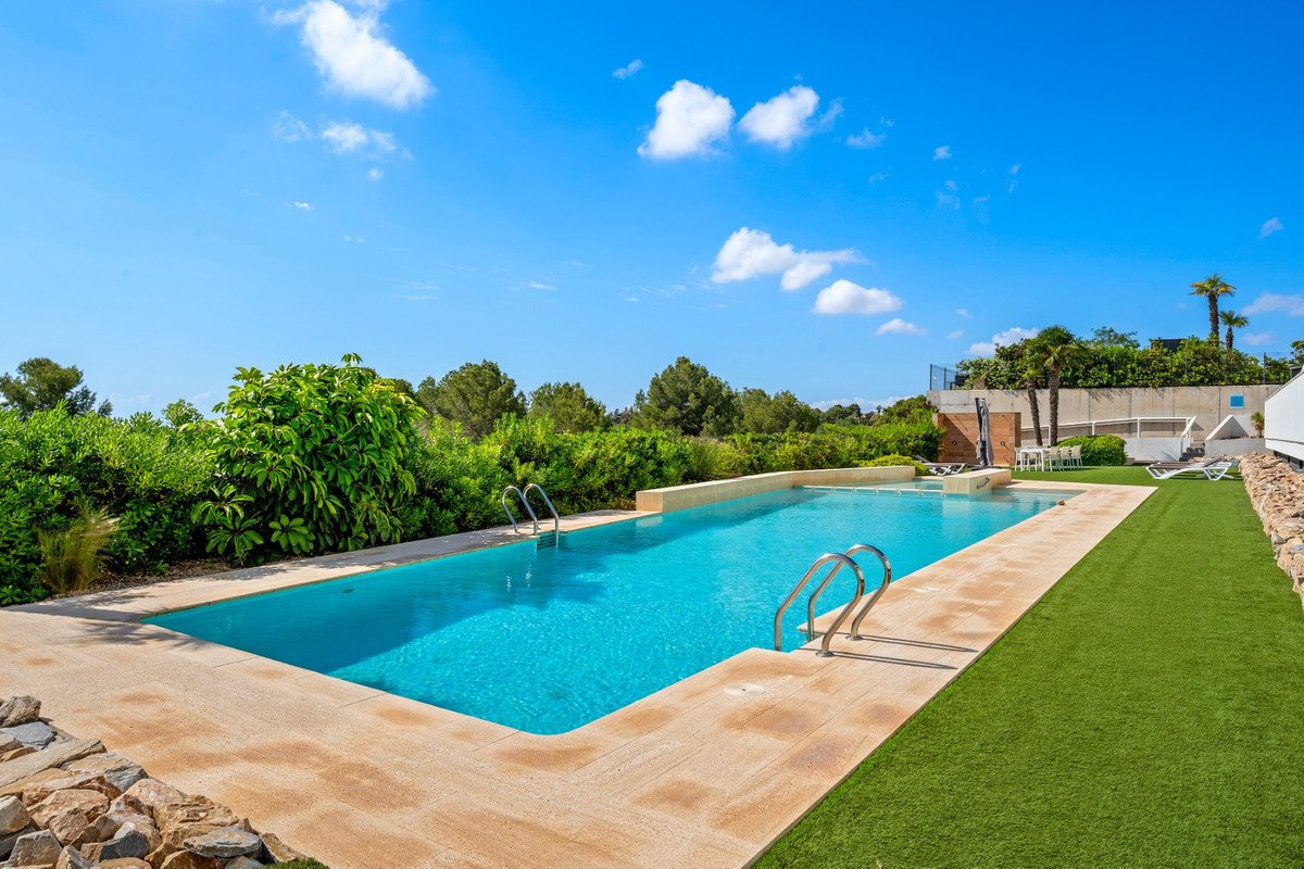 2 Bed Ground Floor Apartment in Villamartin