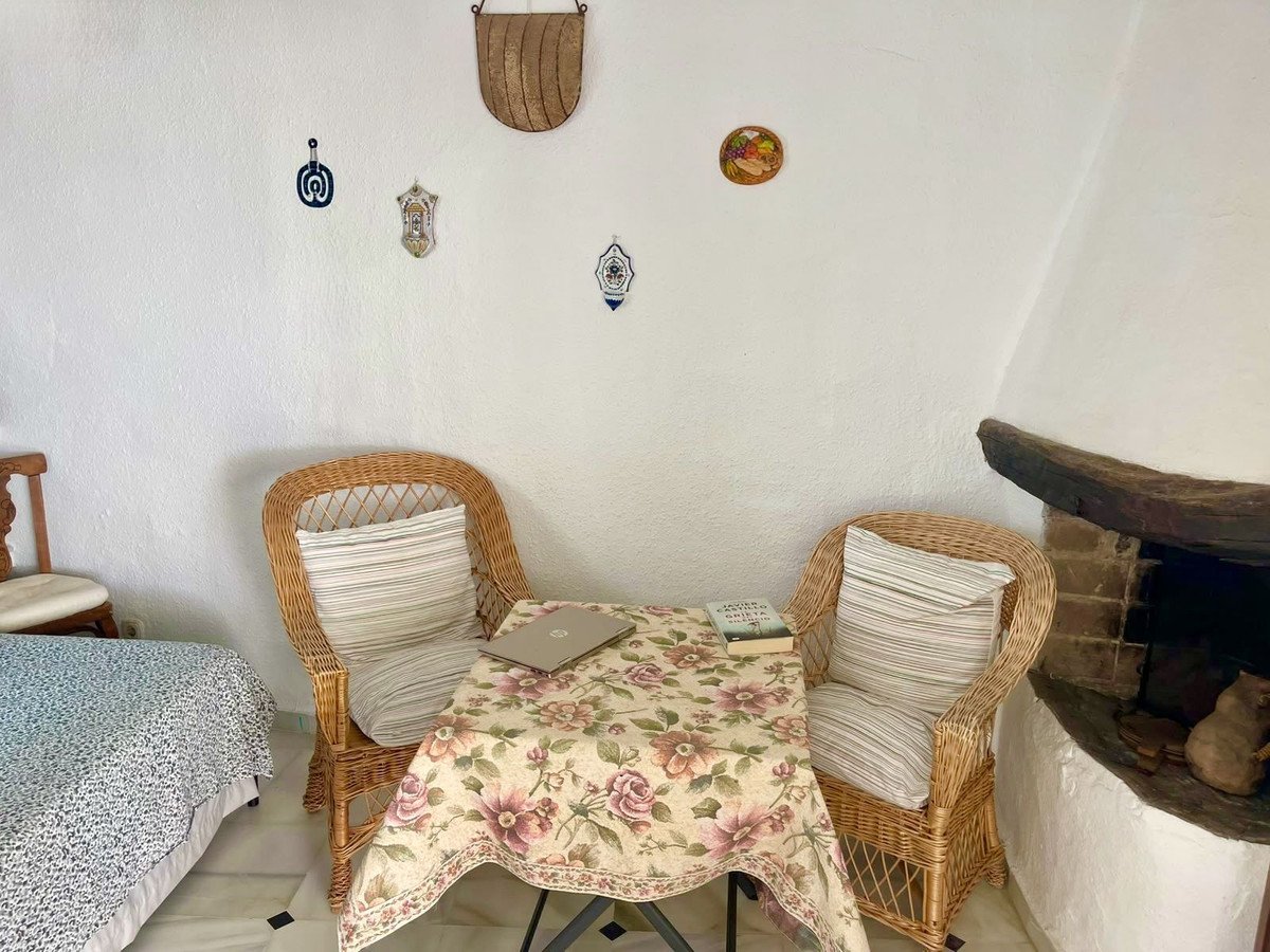 2 Bed Top Floor Apartment in Mijas