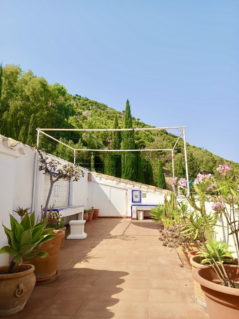 2 Bed Top Floor Apartment in Mijas