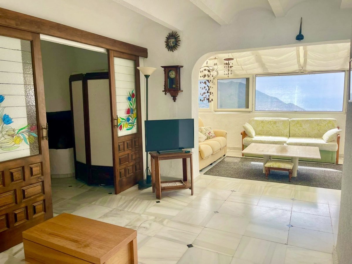 2 Bed Top Floor Apartment in Mijas