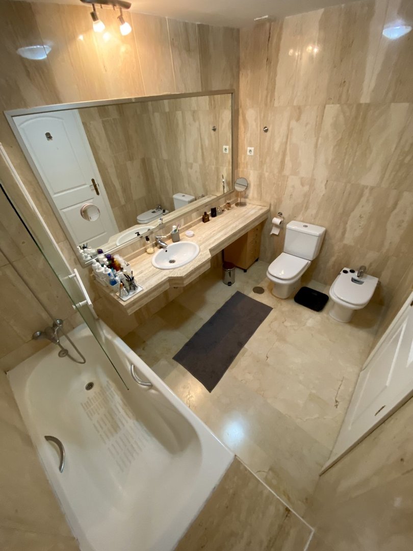 3 Bed Middle Floor Apartment in Elviria