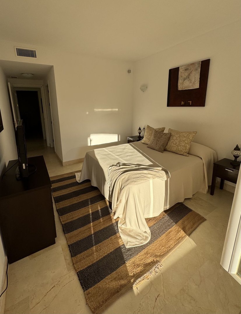 3 Bed Middle Floor Apartment in Elviria