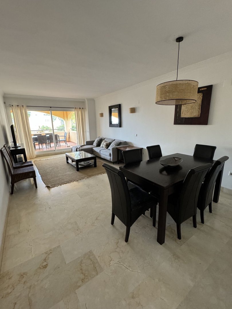 3 Bed Middle Floor Apartment in Elviria