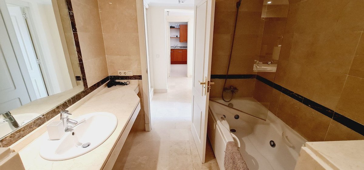 1 Bed Ground Floor Apartment in Marbella
