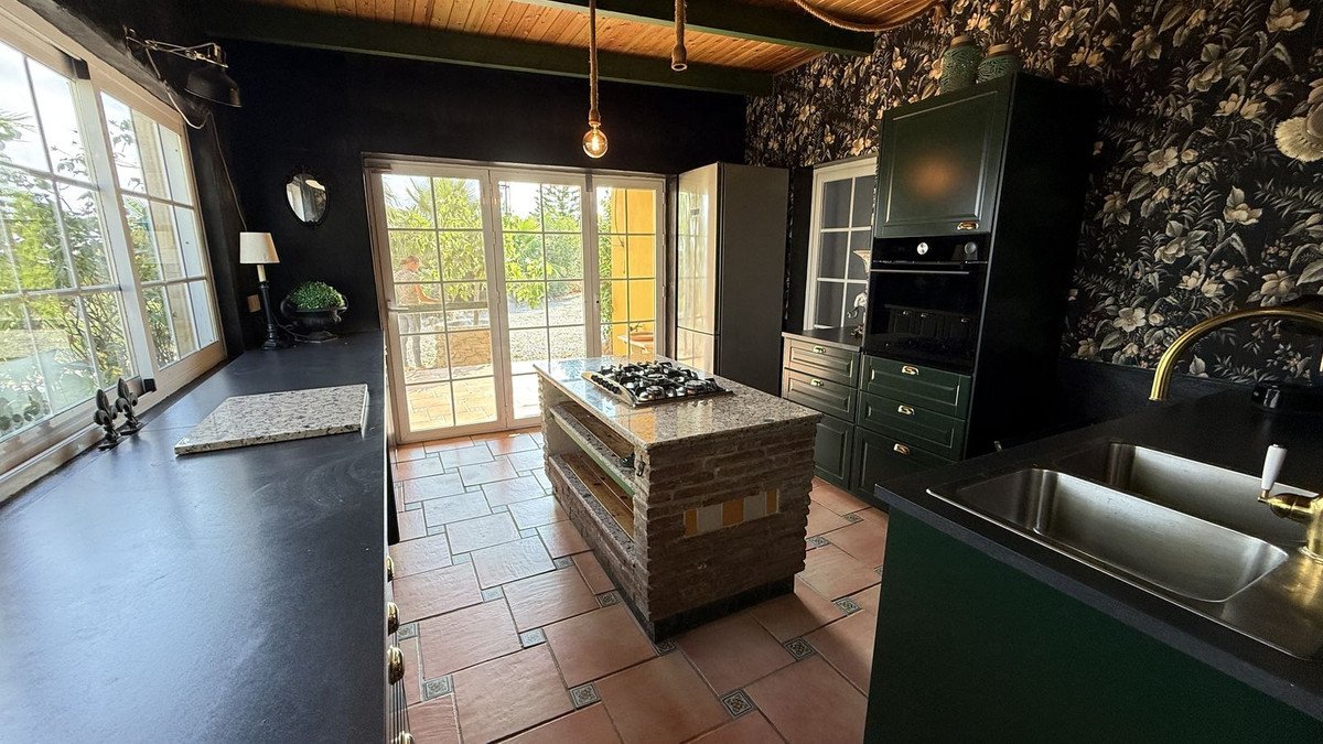 4 Bed Finca - Cortijo in Coín