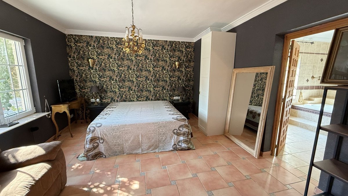 4 Bed Finca - Cortijo in Coín