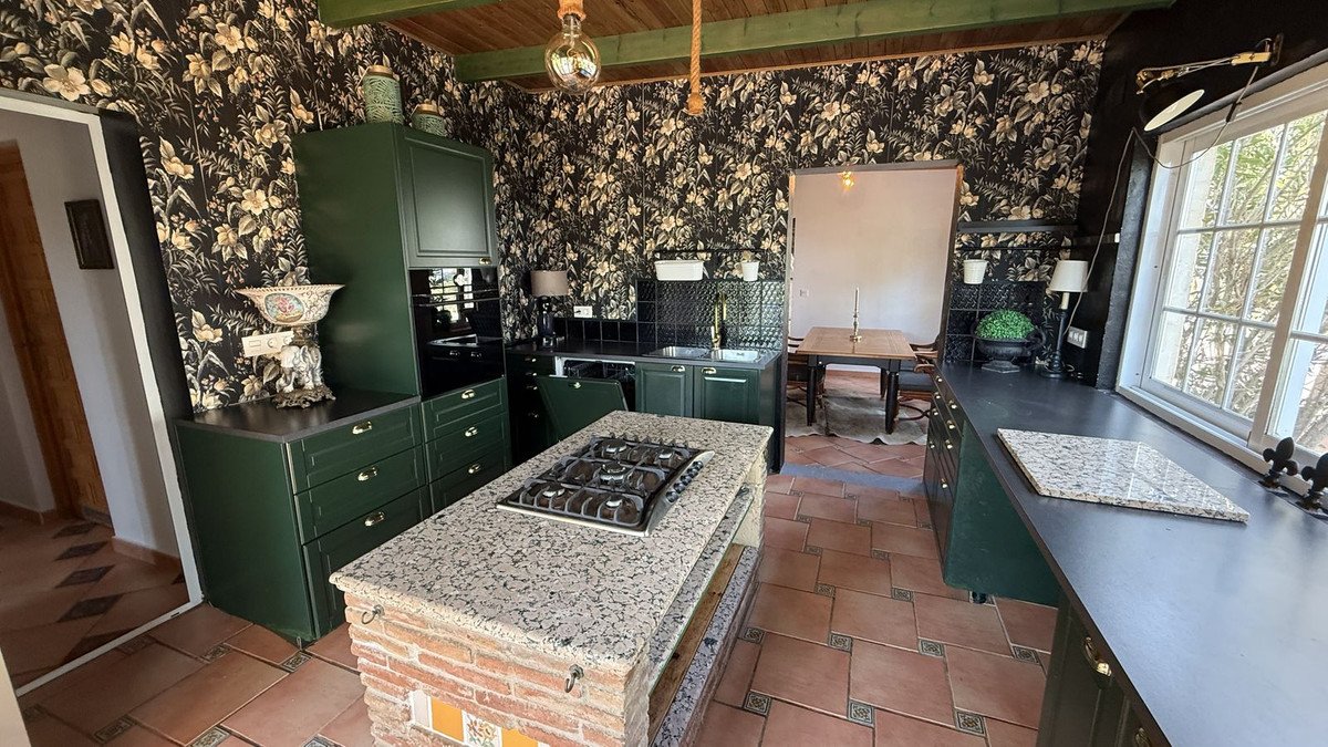 4 Bed Finca - Cortijo in Coín