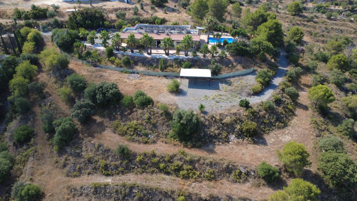 4 Bed Finca - Cortijo in Coín