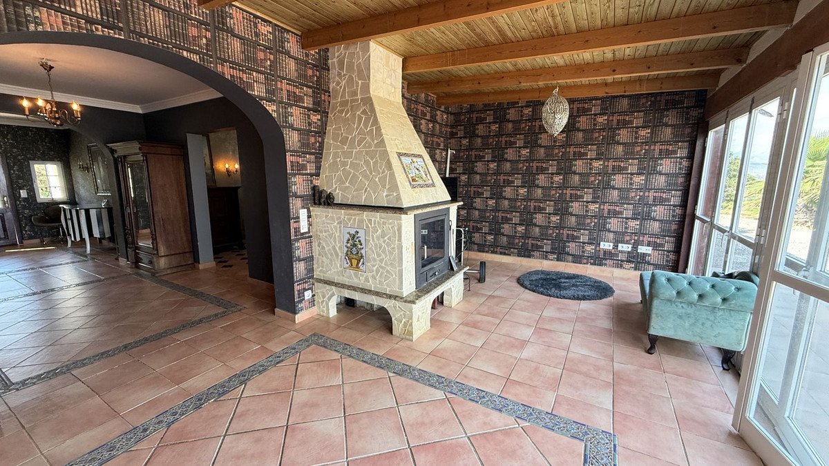 4 Bed Finca - Cortijo in Coín