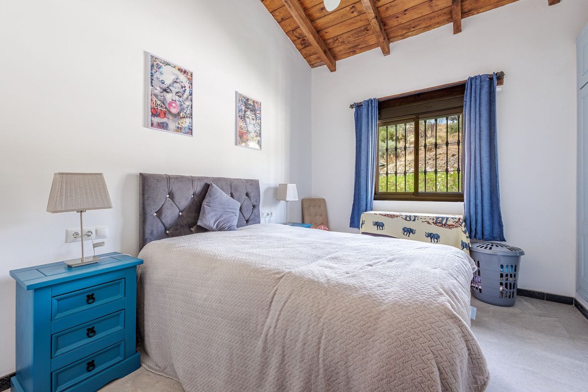 3 Bed Detached Villa in Coín