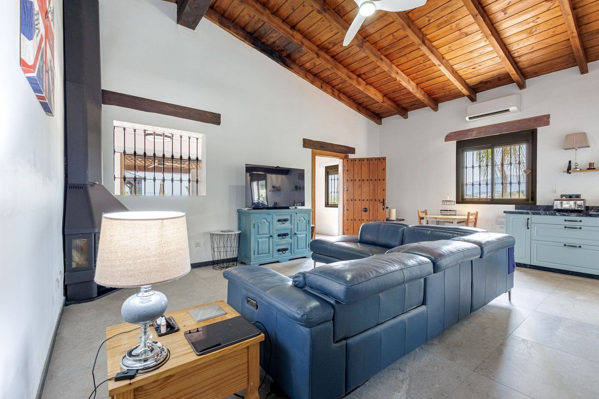 3 Bed Detached Villa in Coín