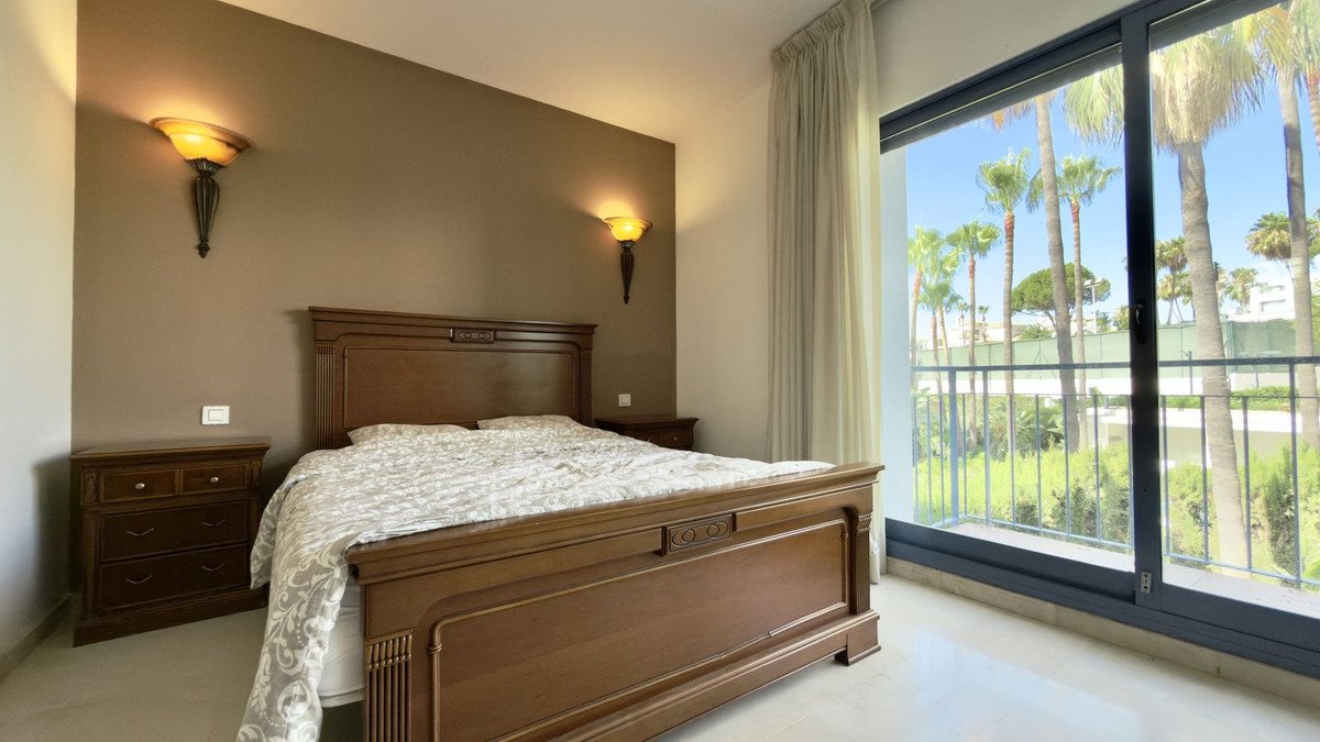 4 Bed Townhouse in Nueva Andalucía