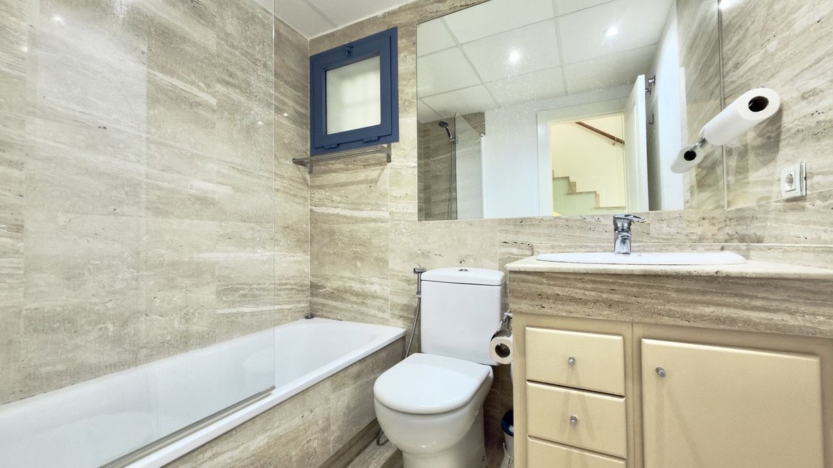 4 Bed Townhouse in Nueva Andalucía