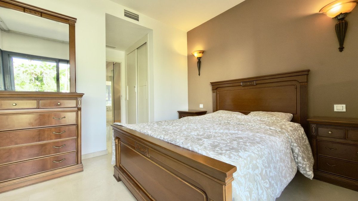 4 Bed Townhouse in Nueva Andalucía