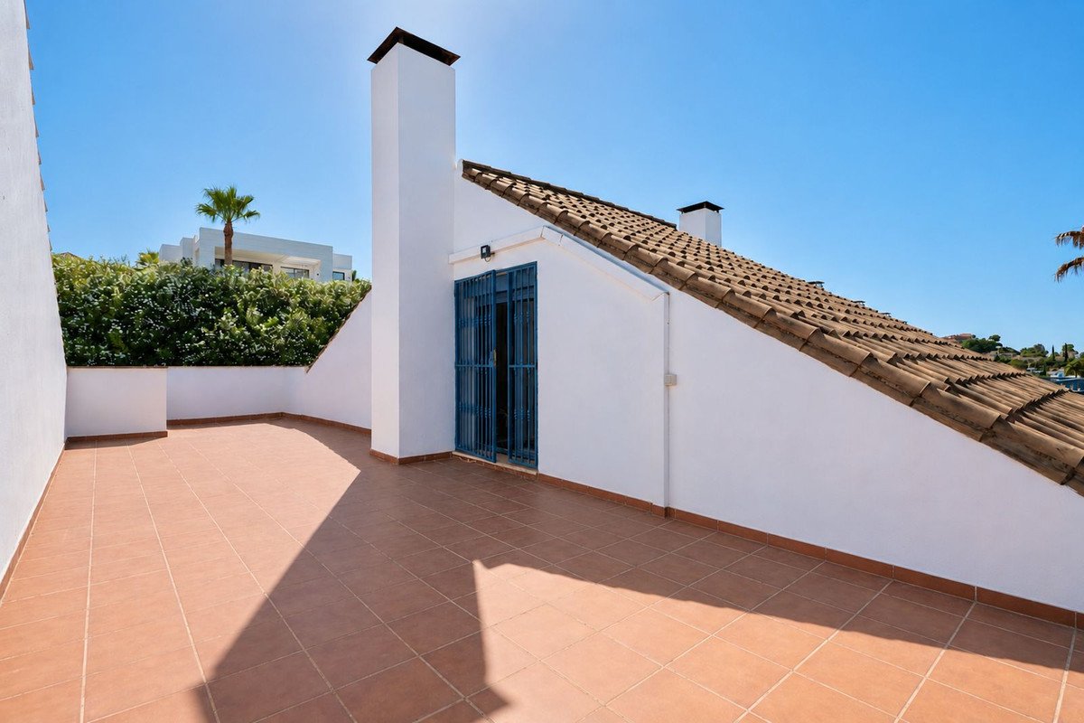 4 Bed Townhouse in Nueva Andalucía
