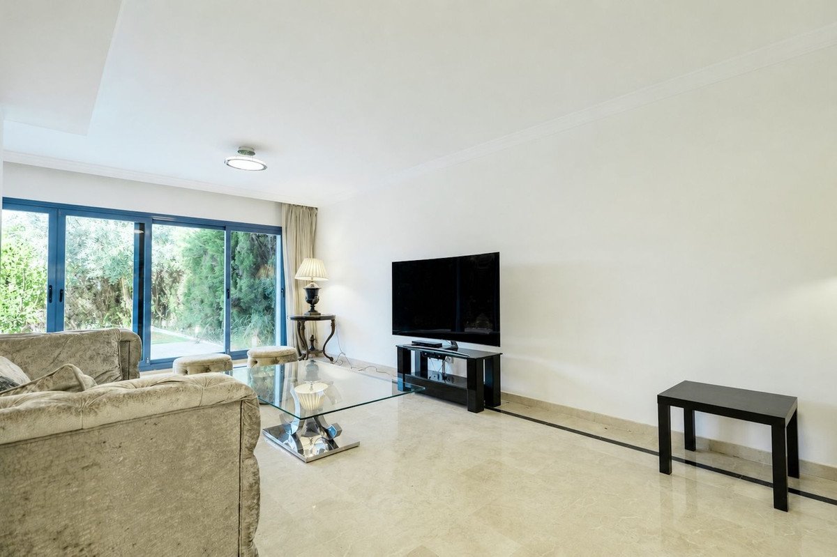 4 Bed Townhouse in Nueva Andalucía
