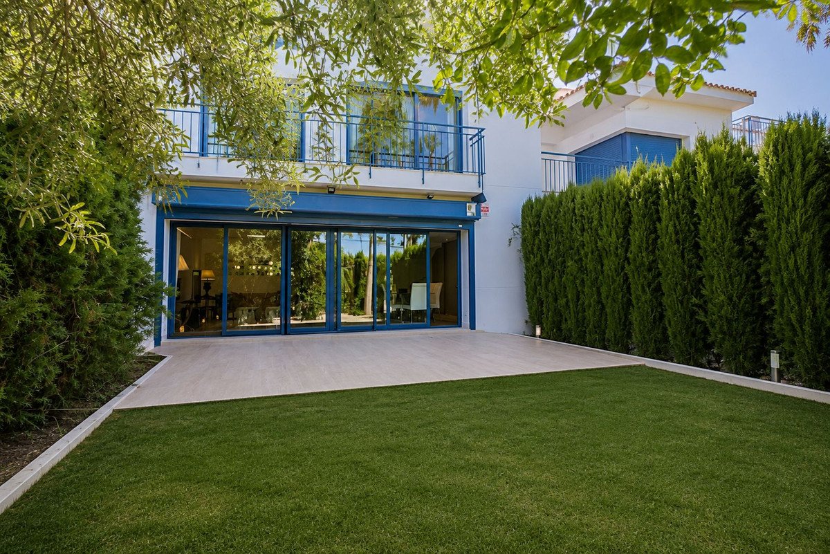 4 Bed Townhouse in Nueva Andalucía