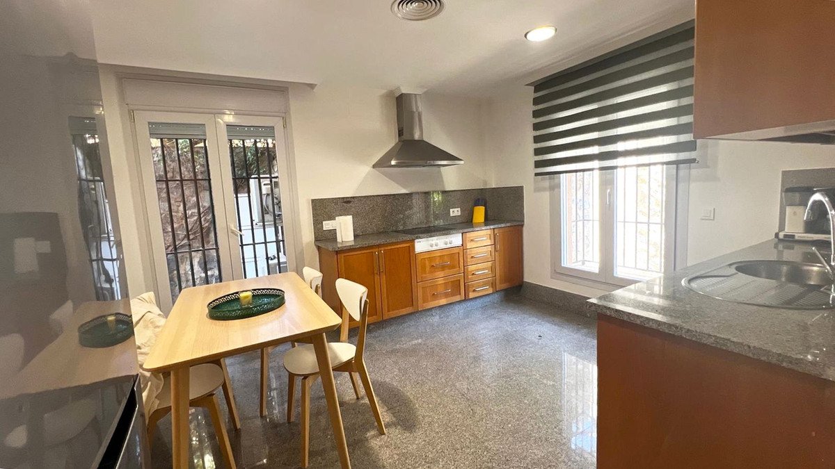 3 Bed Semi-Detached House in Marbella