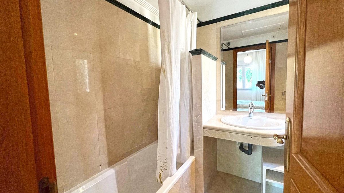 3 Bed Semi-Detached House in Marbella