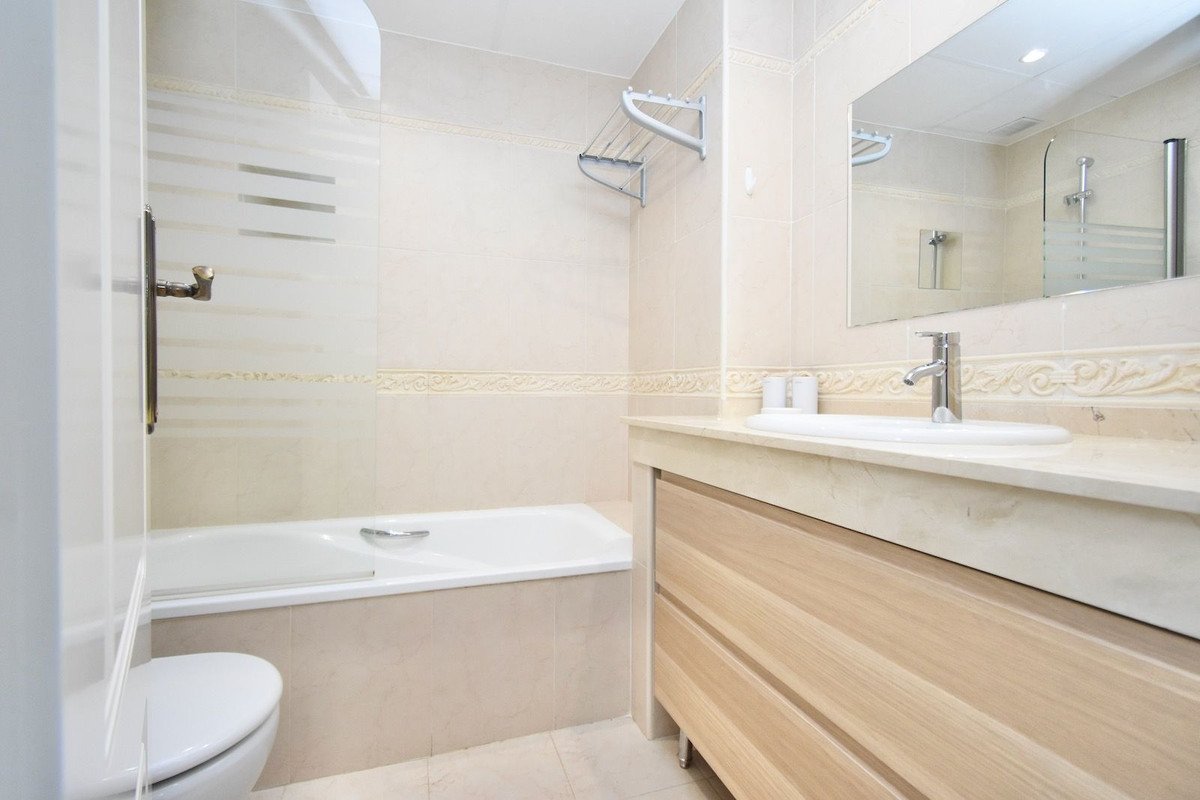 16 Bed Hostel in Mijas