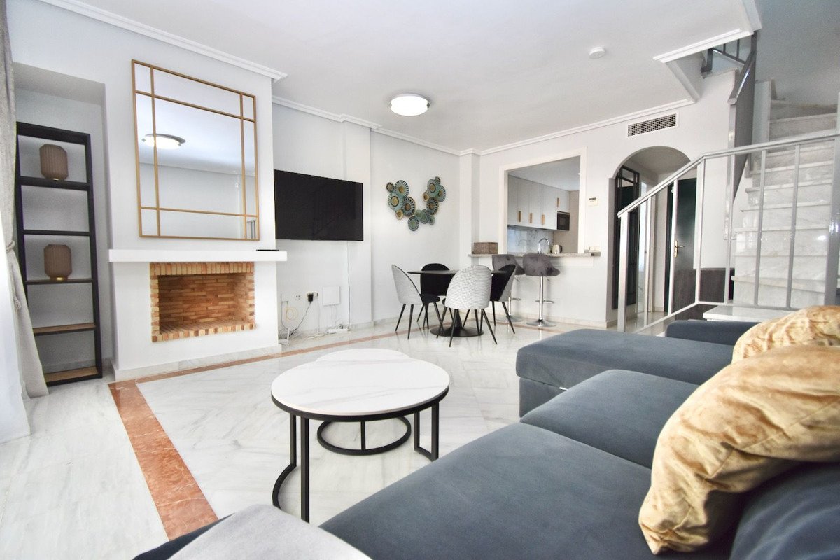16 Bed Hostel in Mijas