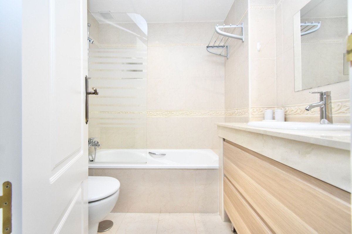 16 Bed Hostel in Mijas