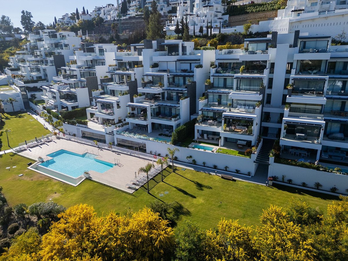 2 Bed Middle Floor Apartment in La Quinta