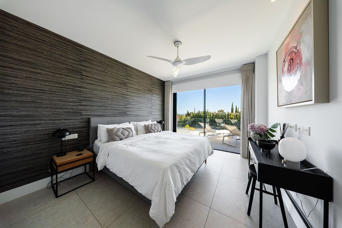 2 Bed Middle Floor Apartment in La Quinta