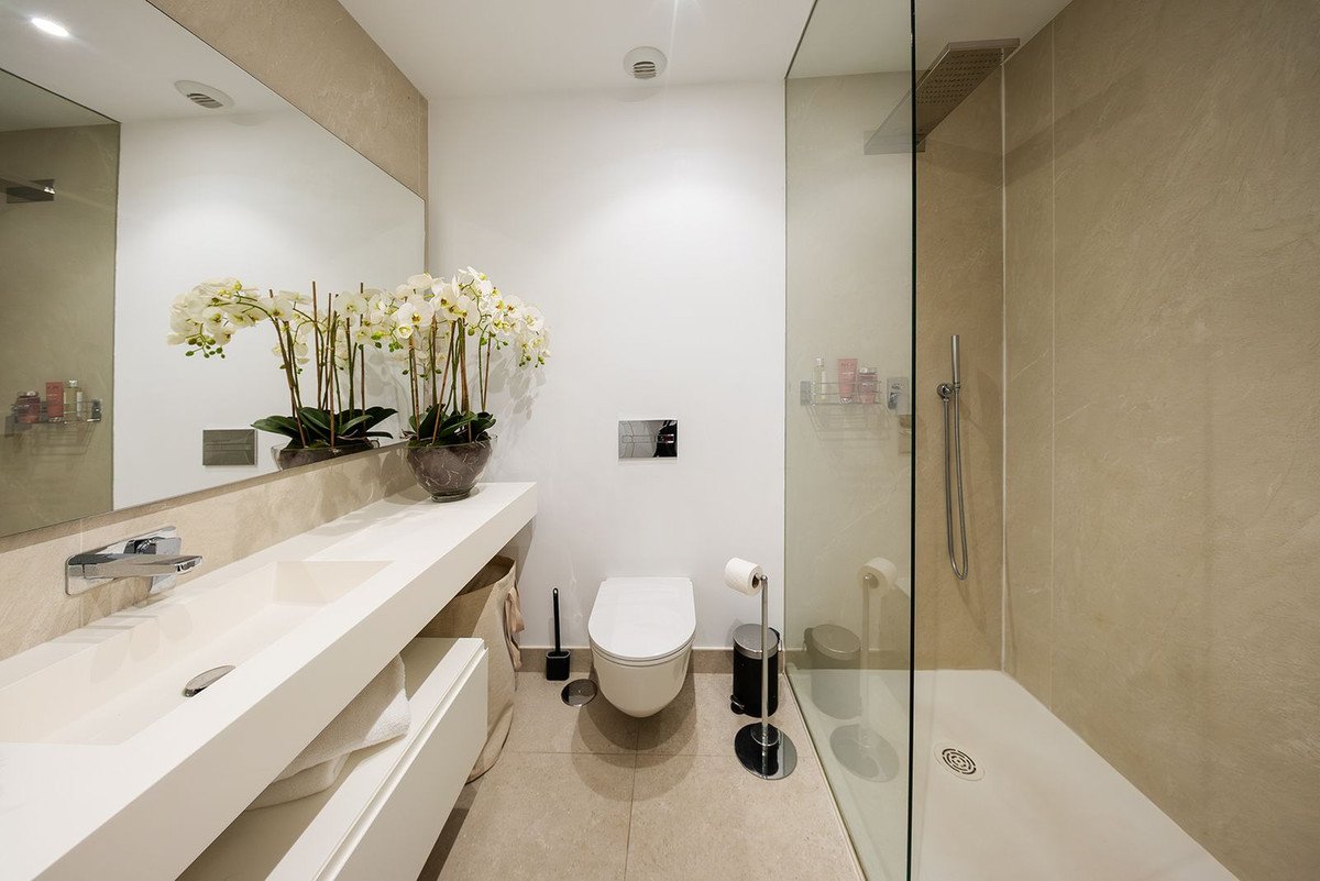 2 Bed Middle Floor Apartment in La Quinta