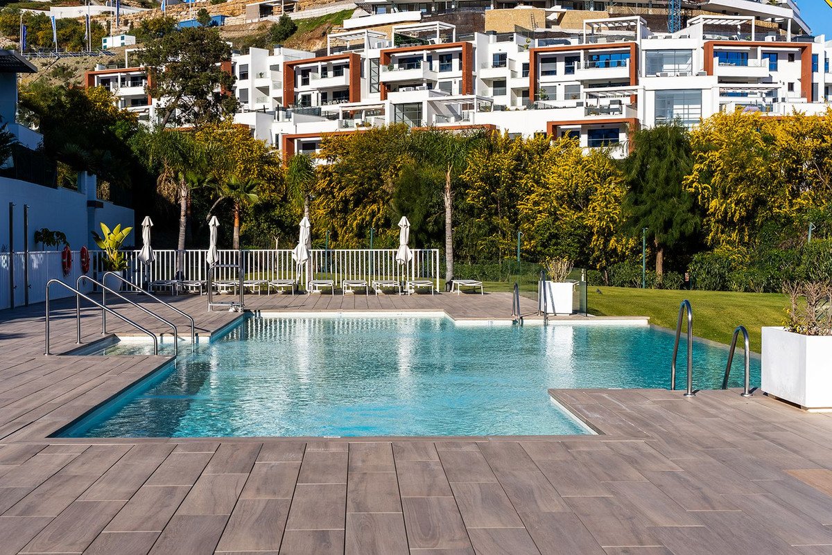 2 Bed Middle Floor Apartment in La Quinta