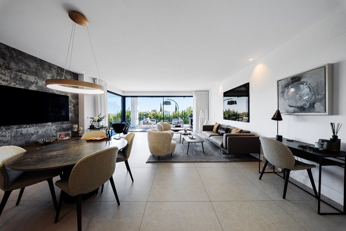 2 Bed Middle Floor Apartment in La Quinta